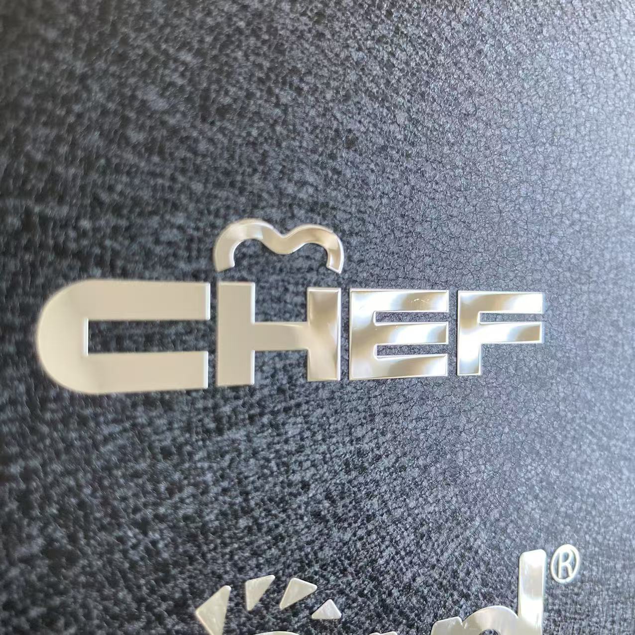 Upgrade of electroplating label self adhesive